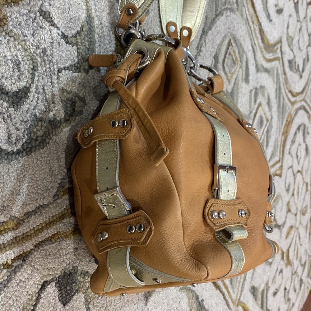 💕 Gustto tan gold Italian leather large satchel bag gorgeous 💕 - Picture 6 of 16